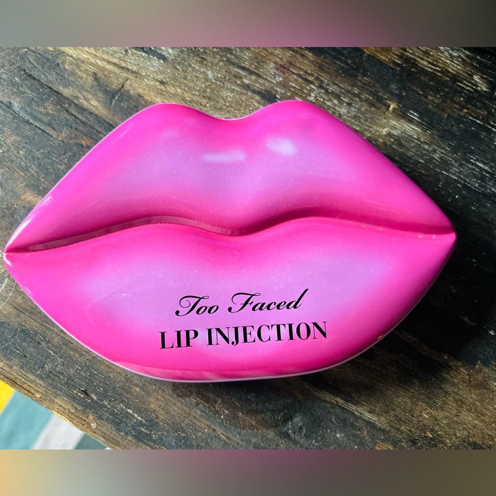 Two MAX Plump and one EXTREME Plump w/ Lip Case💋👄